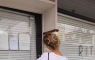 突然间所有明星博主都背上了这个包