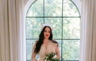 破产姐妹Max演员结婚 在花园举办私人婚礼甜蜜幸福