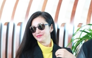 李冰冰燕尾西装现身走路带风 单手插兜御姐范儿十足